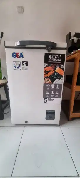 Freezer GEA 100 Liter - Friser rumahan