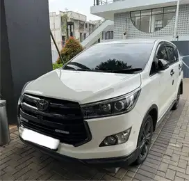 For Sale Innova Venturer Diesel AT 2018 Putih