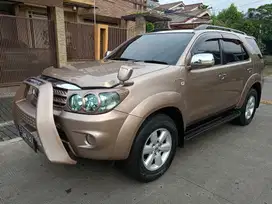 Toyota Fortuner 2011 Bensin