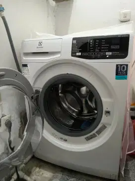 Mesin cuci electrolux 8kg front loading ultraeco 500 pintu besar