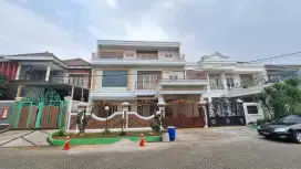 RUMAH MEWAH & LOKASI STRATEGIS DI PUSAT KOTA TANGERANG ON SALE !