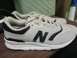 Sepatu Original NEW BALANCE Size 39