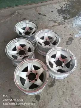 Velg Jeep R15 pcd 5x139 lebar 8inc et -28