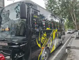 Bus Mercy 28 seat
