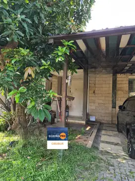 Dijual rumah citragran cibubur. Halaman belakang luas.