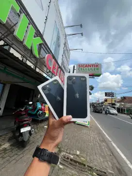 IPHONE 13 SINEMATIK GARANSI RESMI 1 TAHUN