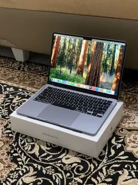 MacBook Air 2022 M2 8/256 13 inch