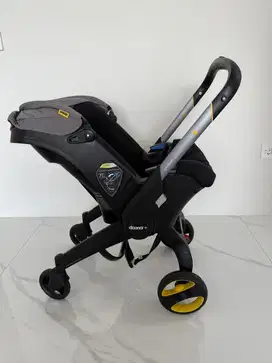 Doona stroler second - like NEW