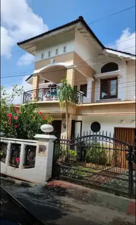 ( DEKAT UNDIP ) RUMAH CANTIK DI BUKIT SARI BANYUMANIK SEMARANG