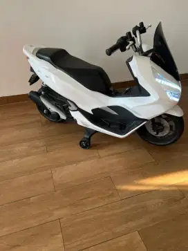 Honda PCX PMB M 988 Motor Mainan Anak aki Preloved