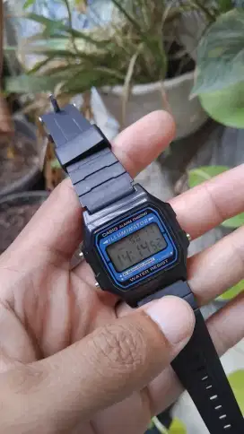 Jam tangan casio f105