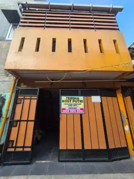 Kost Putri (Mahasiswa dan Karyawan)