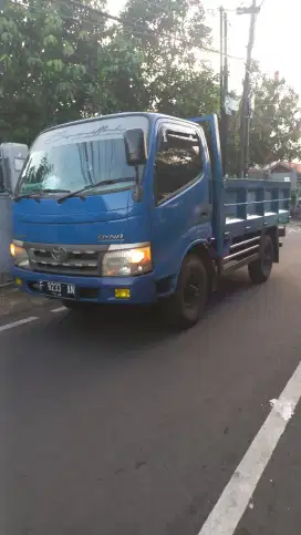 Toyota dyna 110st engkel bak P.stering orsinil