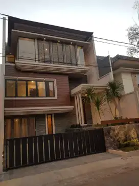 Araya ‼️Jual Rumah Baru Dekat Galaxy Mall,Pakuwon City