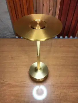 Dijual lampu meja hias LED Madiun