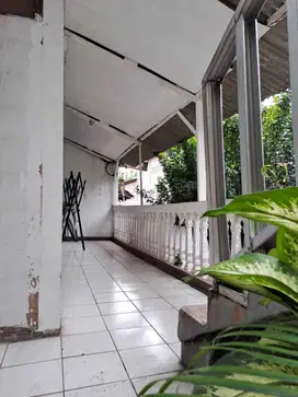 Disewakan Rumah di lantai 2 di Jl. Bangka 3, Mp Prapatan, Jaksel