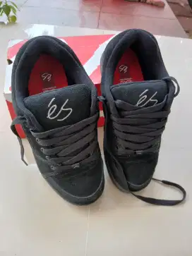 Sepatu ES Accel OG