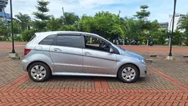 Mercedes-Benz B180 2010 Bensin