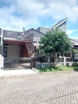 Rumah Baru Minimalis Semi Furnished Daerah Sawojajar, Ada Rooftop