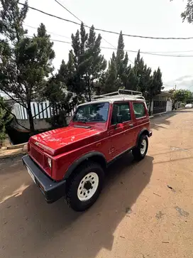Suzuki Jimny 1982 trepes 《4x4)