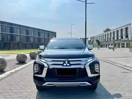 (KM 25 RIBU) Mitsubishi Pajero Sport Dakar Sunroof Hitam 2023 GRESS