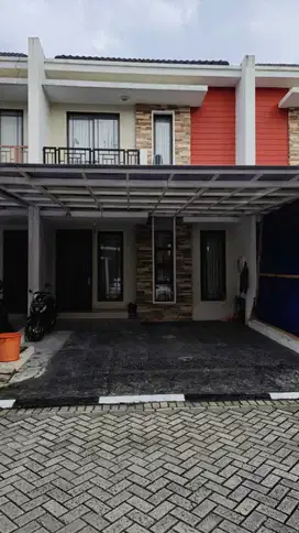 Dijual atau Sewa Rumah 2 Lantai Lebar 6X18 di Greenlake Cipondoh