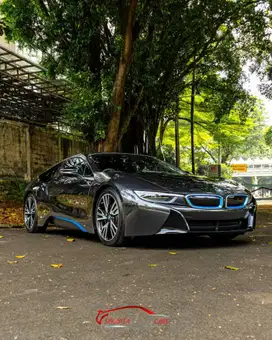 2016 BMW i8 eDrive Coupe BRAND NEW LOW KM