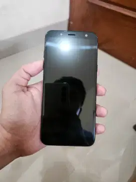 Samsung A6 2018 3/32GB hp charger mulus pemakaian minus lcd sdh gntian