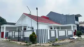 Di Jual Cepat Posisi Hoek Rumah di Cluster Pinus Taman Royal