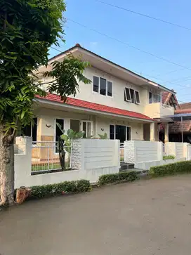 Rumah hook, asri, sangat strategis di Bintaro Jaya Sektor 3