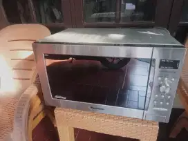 Preloved Microwave Panasonic NN-GD579S, bagus normal