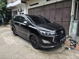 Toyota Kijang Innova Inova Venturer Matic AT Tahun 2017 Hitam , 2016