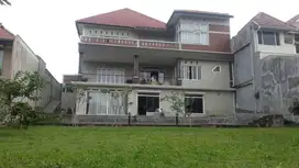 Rumah besar Luas Full Furnished, di Kota Baru Parahyangan Padalarang.
