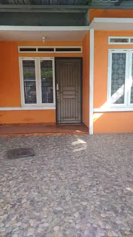 Dijual cepat dan paliiiiing muraaaaah  rumah di Cikupa asri