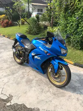 kawasaki ninja 250 r25 gsx r15 cbr
