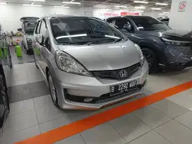 Jazz RS 1.5 matic tahun 2011 km:90rb warna silver