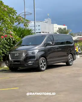 Hyundai H1 2.5 CRDi XG Diesel Facelift 2021 AT Coklat