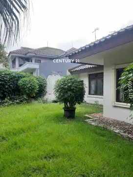 Rumah luas asri depan taman Di Bintaro jaya sektor 6