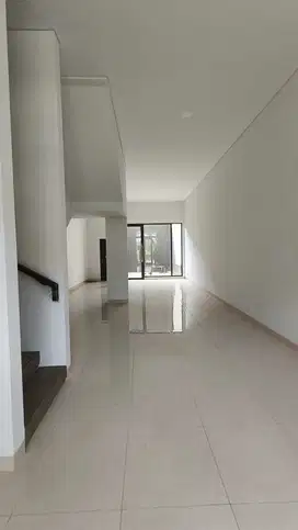 Sewa Ruko Daikanyama Zora 5x20 3Lantai Hadap Jalan di BSD Tangerang