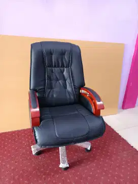 Kursi Direktur Jumbo Premium