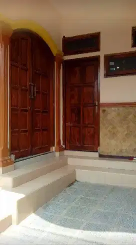 Rumah puri teluk Jambe, 2 lantai, karawang