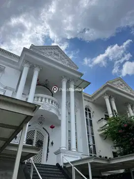 DIJUAL CEPAT VILLA MEWAH KOMPLEK THE PALACE RESIDENCE (RICKY YOE)