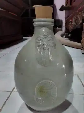 Guci Motif Gambar Wajah
