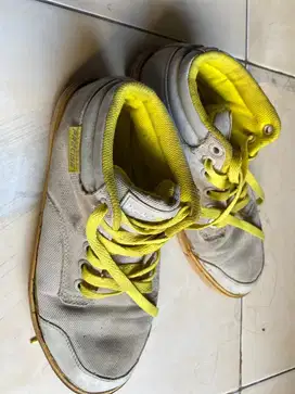 Sepatu sport wanita precise uk 39