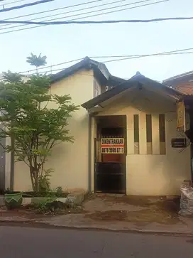 Dikontrakkan rumah di Jalan Ikan Mungsing Perak Barat, Surabaya