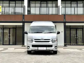 Toyota Hi Ace Commuter 2.8 Manual th 2016 #istana jaya motor