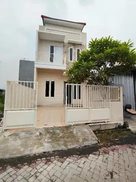 DIJUAL RUMAH BARU GRESS 2 LANTAI DI GUNUNG ANYAR dkt Merr, Wiguna
