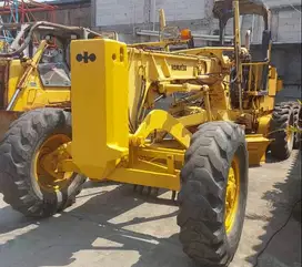 Dijual Motor Grader Komatsu GD511A-1 Tahun 2011