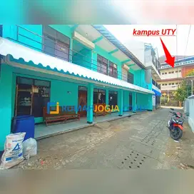rumah kost 23 kamar samping persis kampus UTY glagahsari