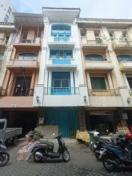 Disewakan ruko tengah kota 4 lantai jaksa agung suprapto, cocok untuk